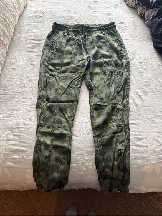 Anthropologie Pants - Anthropologie Olive Green Camo Track Joggers